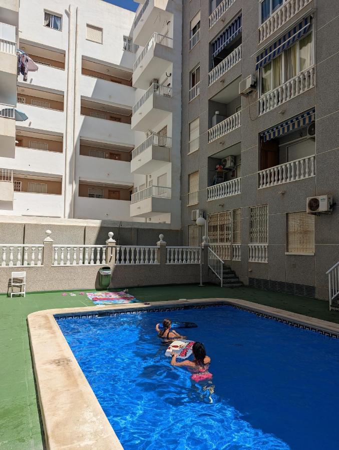 Apartamento Soleado Lejlighed Torrevieja Eksteriør billede